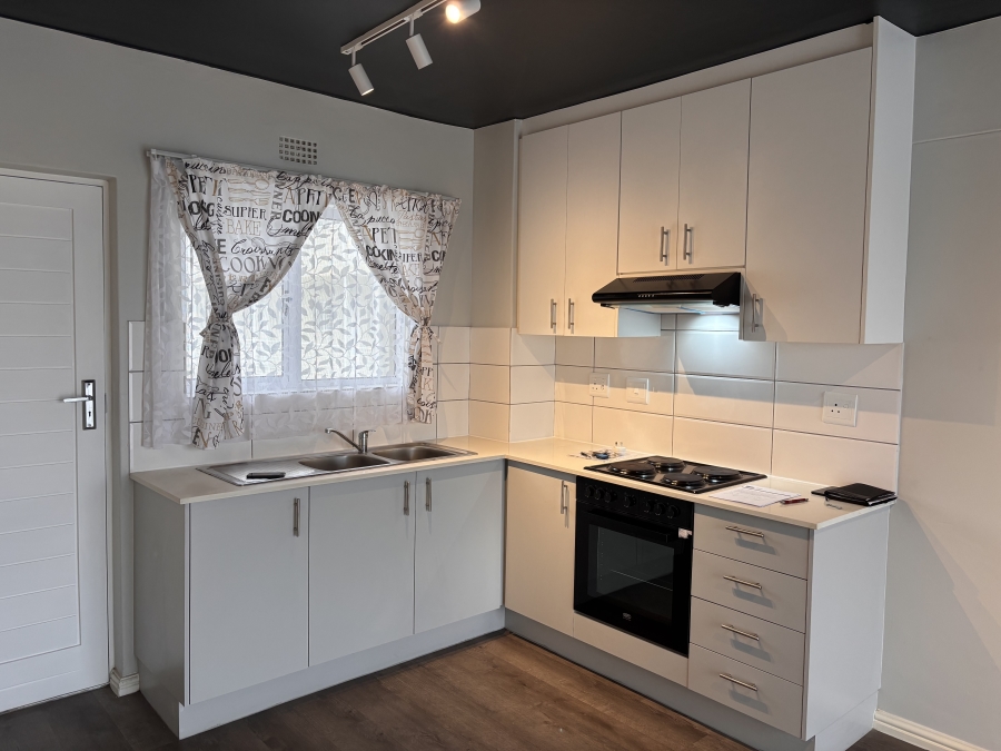 To Let 2 Bedroom Property for Rent in Muizenberg Western Cape